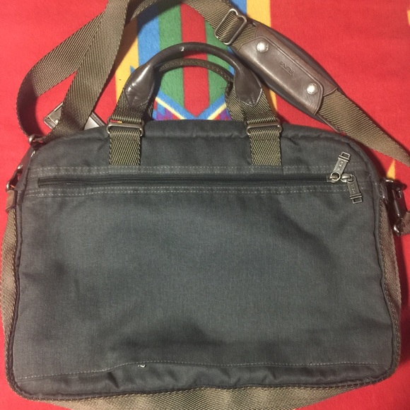 TUMI flawed messenger bag super quality EUC - Picture 8 of 16